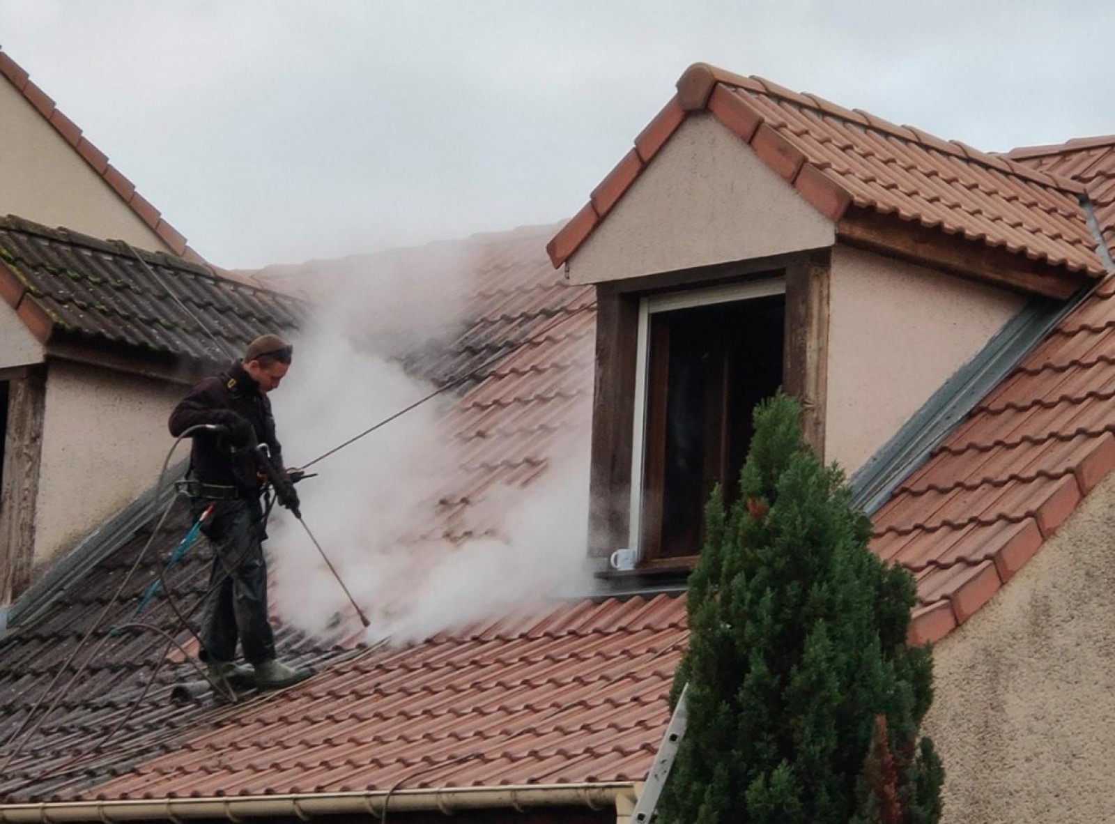 Société spécialisée en nettoyage de toiture pour les copropriétés situées près de Fécamp 76