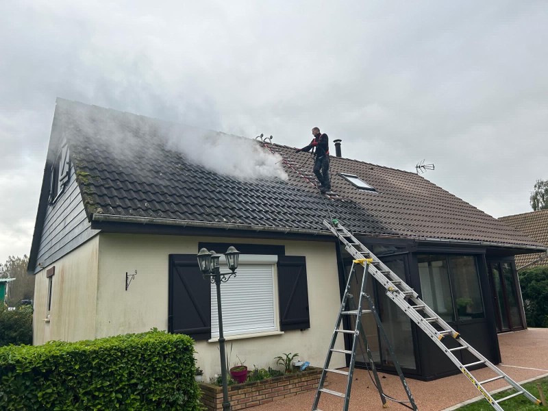 DRM Clean House : spécialiste du nettoyage de toitures, façades et terrasses en Normandie