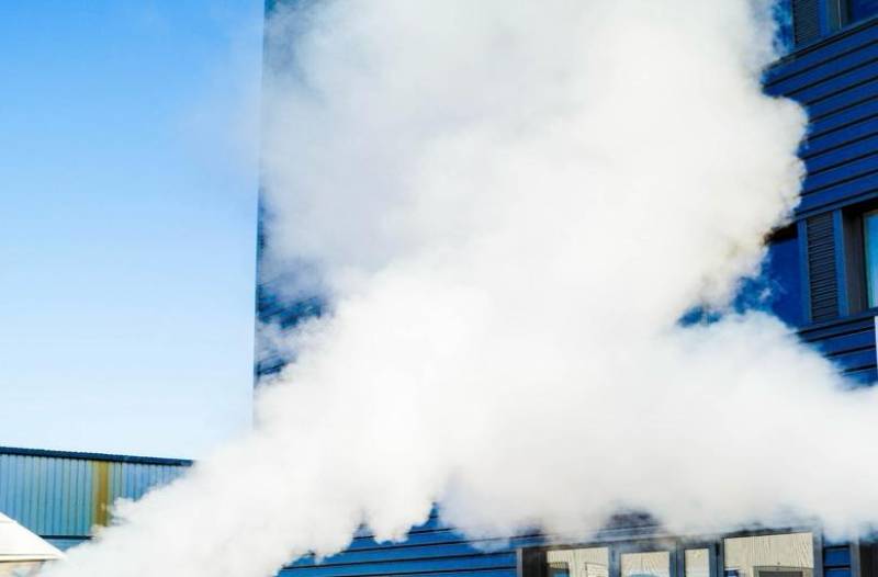 Professionnels spécialistes du nettoyage des toitures : La vapeur, une alternative au nettoyage traditionnel, plus efficace qui élimine jusqu'à 99% des salissures et désinfecte