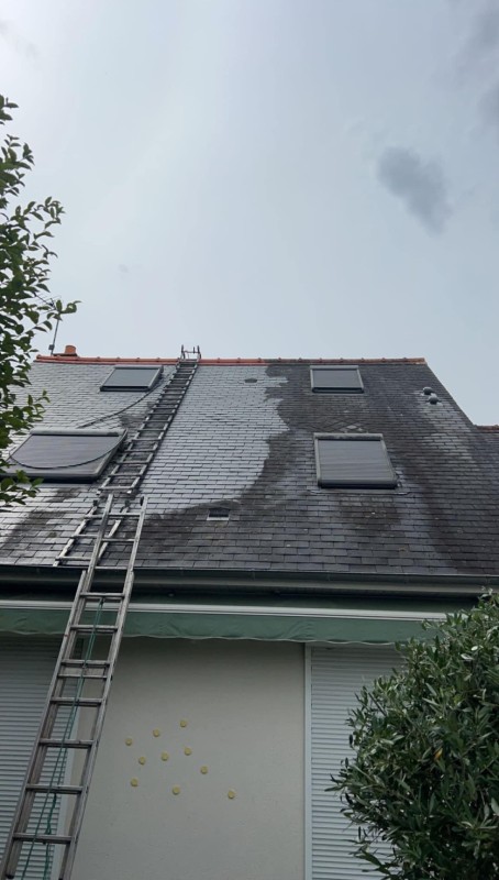 Artisan pour le nettoyage et le démoussage de toiture en ardoises autour d’Yvetot 76