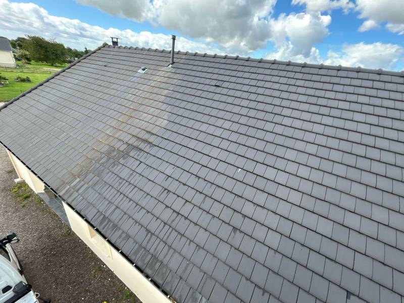 Entretien et nettoyage de toiture ardoise à Terres de Caux 76 : prestations sur-mesure avec techniques écologiques et économiques
